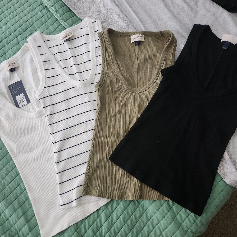 Women's Ribbed Tank Tops, V-Neck Tank Top, Bundle Of Size small Tank Tops - Picture 9 of 9